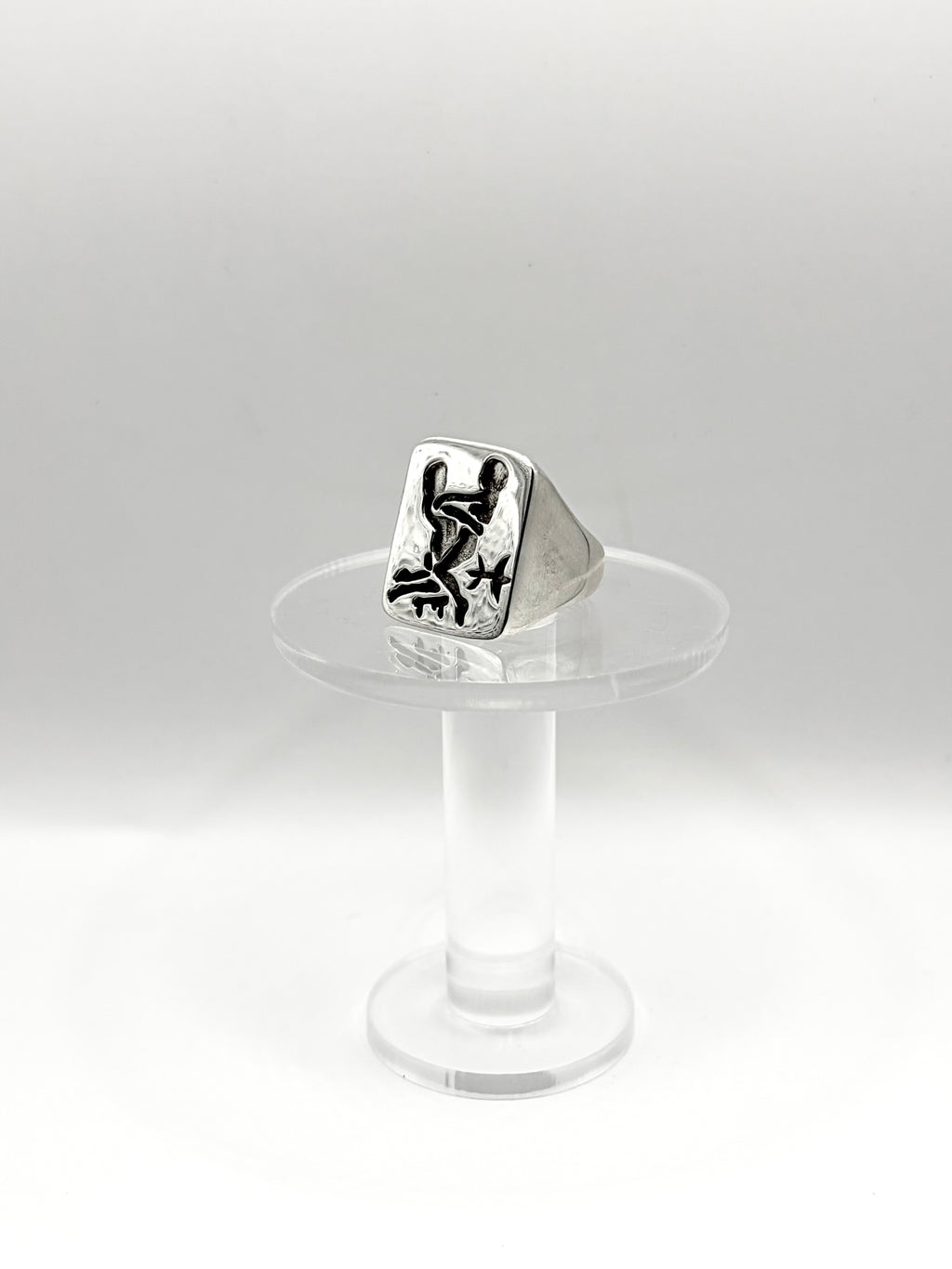 OUT OF THIS WORLD - Pisces Signet