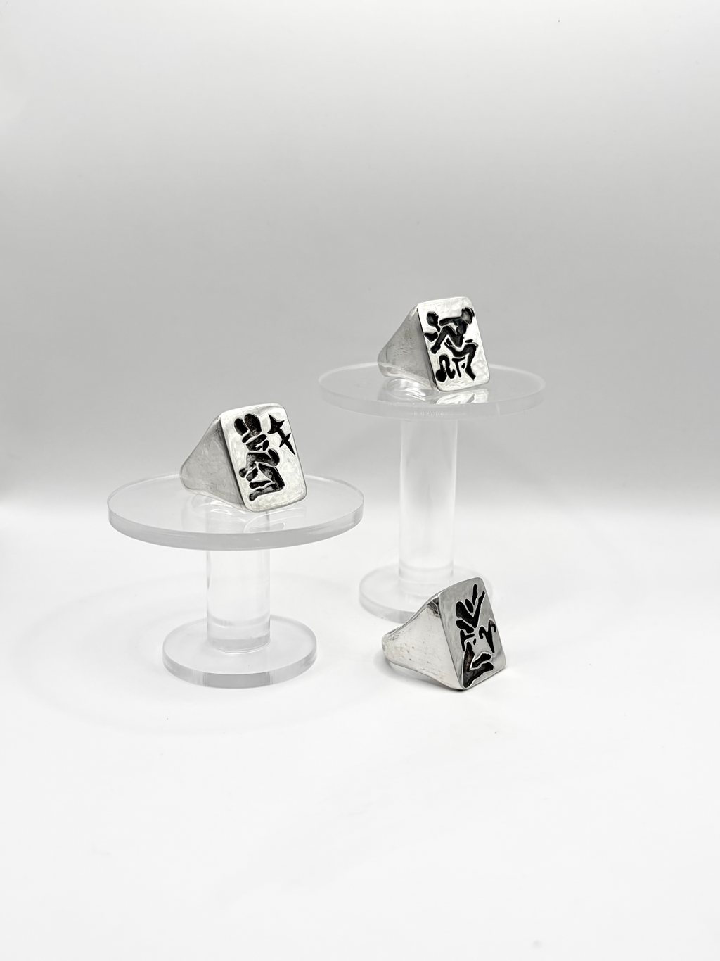OUT OF THIS WORLD - Sagittarius Signet